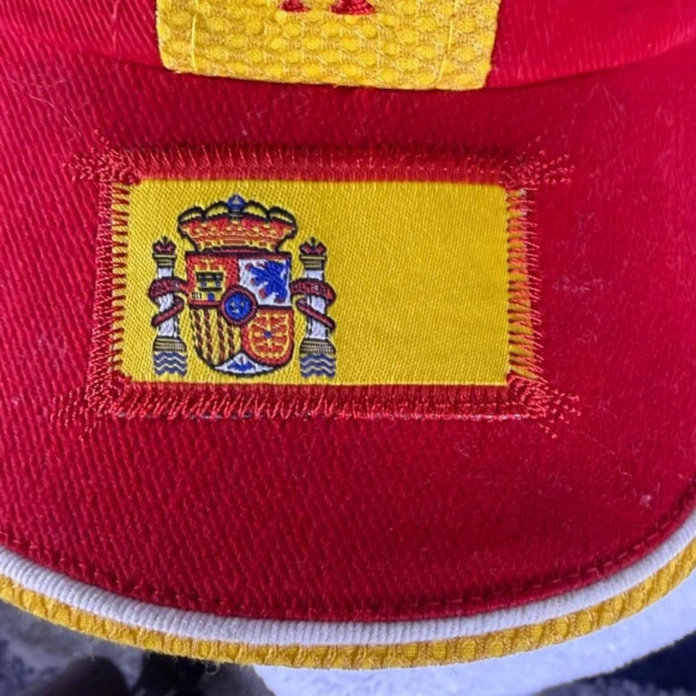 España Spain Robin Ruth Cap Hat‎ Yellow Red Adjustable Soccer/Football OSFA